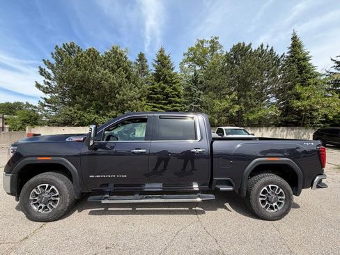 Used 2024 GMC Sierra 2500 SLT w/ SLT Premium Package AWD/4WD image 5