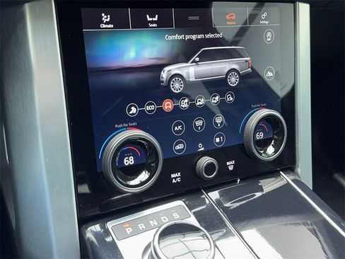 Used 2019 Land Rover Range Rover image 32