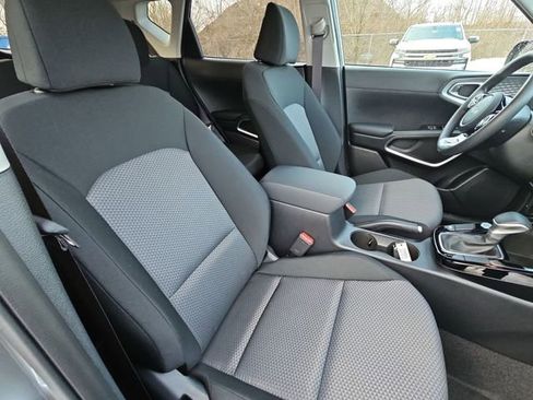Used 2025 Kia Soul S image 27