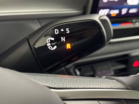 New 2026 Volkswagen Tiguan SE AWD/4WD image 20