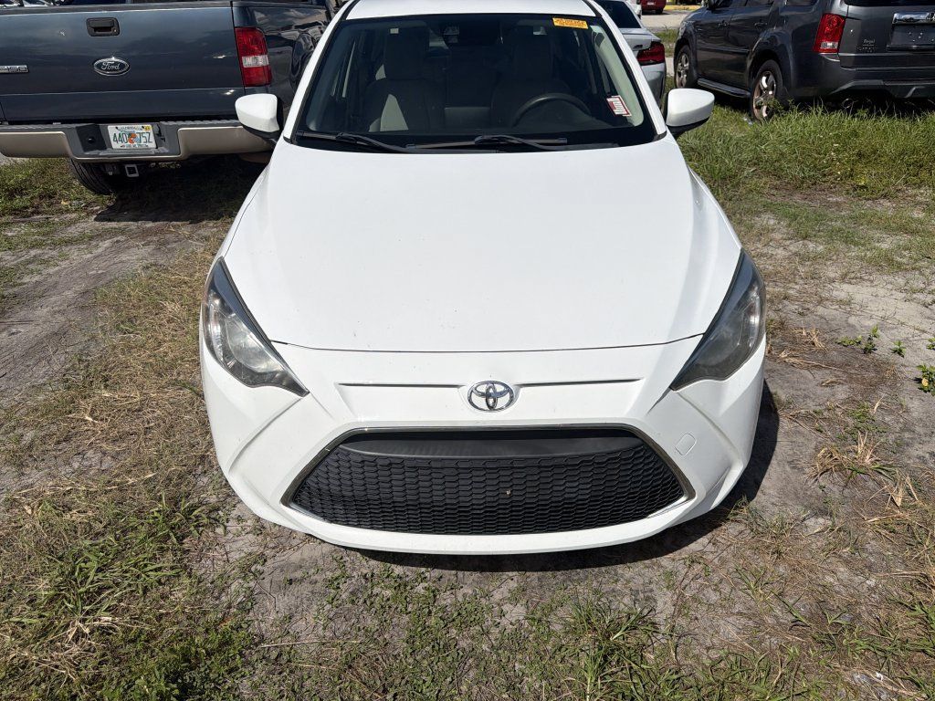 Used 2019 Toyota Yaris L FWD image 5