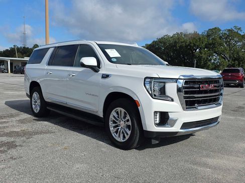 Used 2021 GMC Yukon XL SLT w/ SLT Premium Package image 3