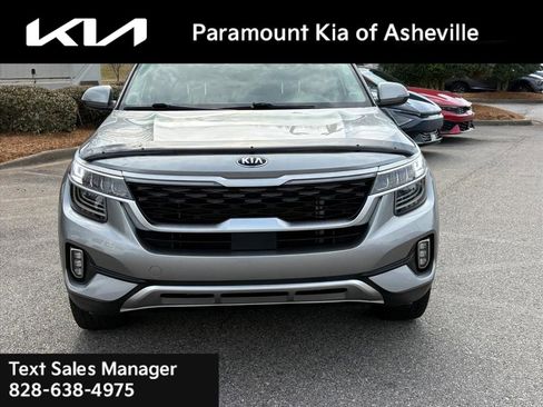Certified 2021 Kia Seltos SX w/ SX Sunroof Package image 2