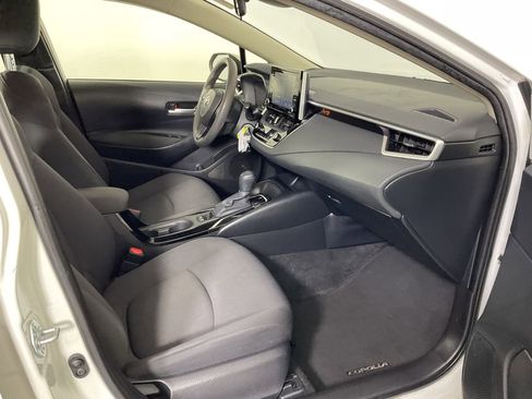 Used 2021 Toyota Corolla LE image 24