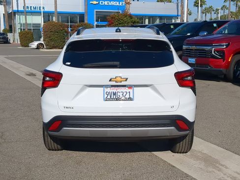 Used 2025 Chevrolet Trax LT w/ Driver Confidence Package image 7