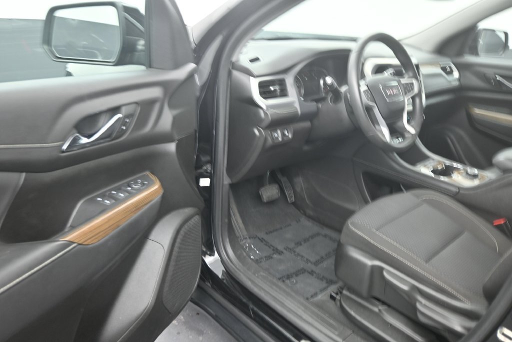 Used 2023 GMC Acadia SLE FWD image 10