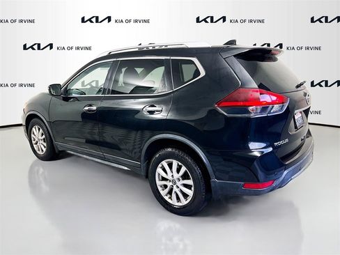 Used 2019 Nissan Rogue SV image 5