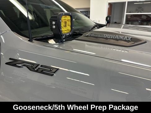 Used 2025 Chevrolet Silverado 2500 ZR2 w/ Technology Package AWD/4WD image 10