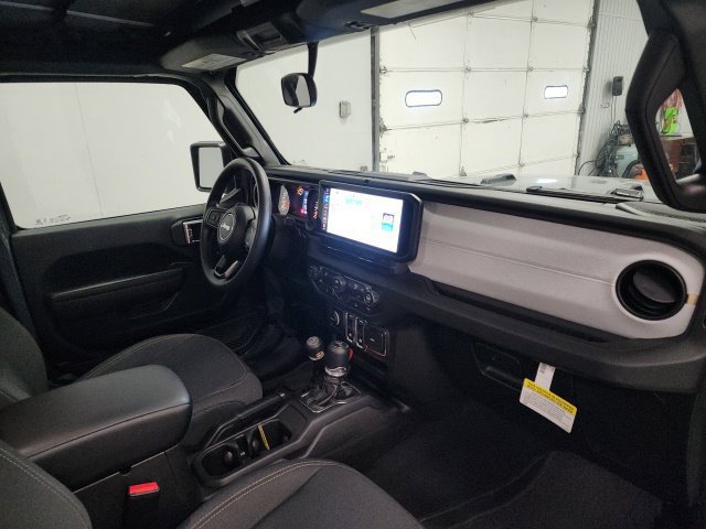 Used 2026 Jeep Wrangler Sport AWD/4WD image 19