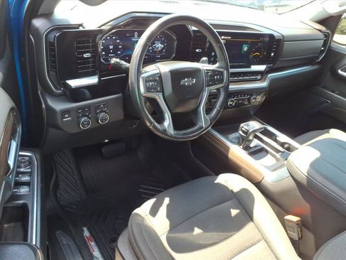 Used 2023 Chevrolet Silverado 1500 LT Trail Boss AWD/4WD image 18