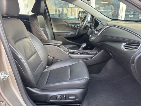 Used 2024 Chevrolet Malibu LT image 28