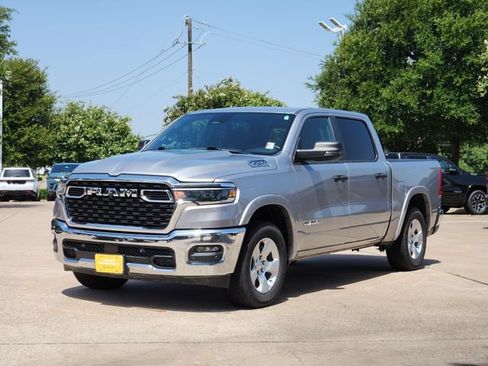 Used 2025 RAM 1500 Big Horn AWD/4WD image 3