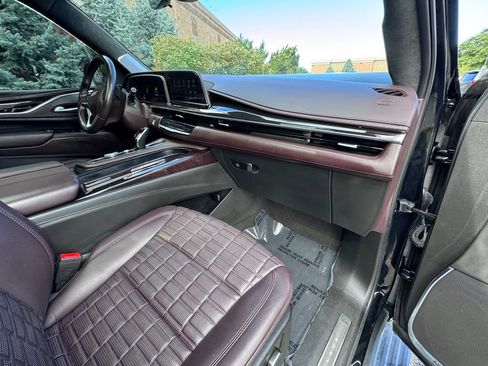 Used 2022 Cadillac Escalade Sport Platinum AWD/4WD image 40