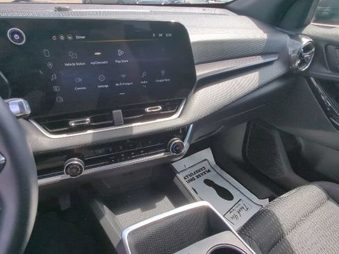 Used 2026 Chevrolet Equinox LT AWD/4WD image 15