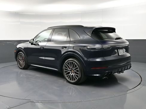 Used 2023 Porsche Cayenne GTS AWD/4WD image 3