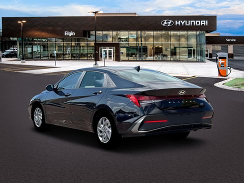 Certified 2026 Hyundai Elantra Hybrid FWD image 5