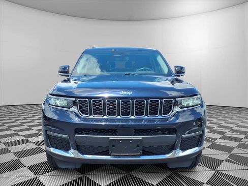 Used 2023 Jeep Grand Cherokee L Limited AWD/4WD image 2