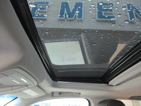 Used 2018 GMC Yukon Denali RWD image 12