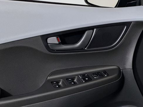 Used 2019 Hyundai Kona SE image 16