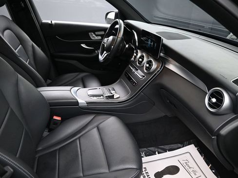Used 2022 Mercedes-Benz GLC 300 w/ Premium Package Lite image 34