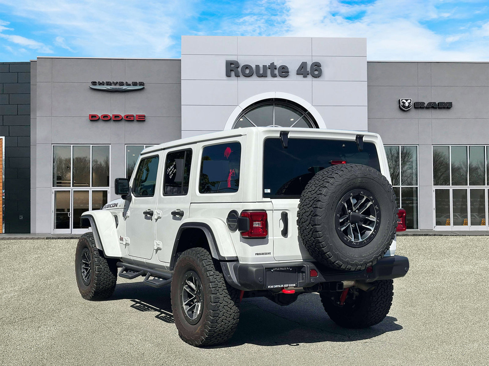Used 2024 Jeep Wrangler Unlimited Rubicon AWD/4WD image 4