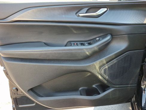 Used 2023 Jeep Grand Cherokee L Laredo image 13