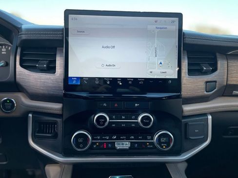 Used 2024 Ford Expedition Limited image 18