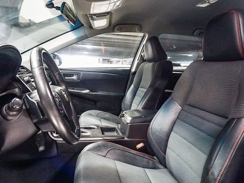 Certified 2016 Toyota Camry SE w/ Protection Package (Q2) image 17