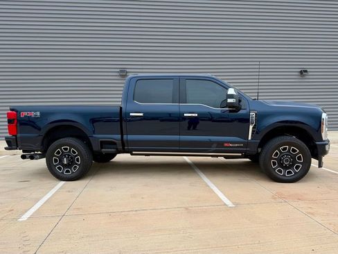 Used 2024 Ford F250 Platinum AWD/4WD image 2