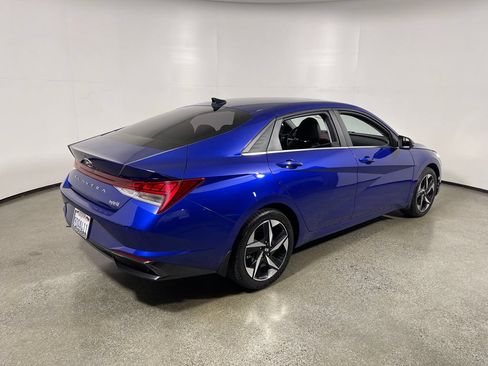 Used 2023 Hyundai Elantra Limited FWD image 3