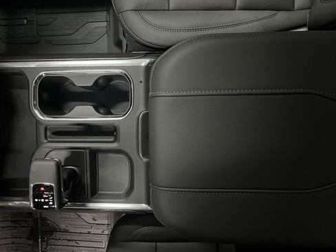 New 2026 GMC Sierra 1500 SLT w/ SLT Convenience Package image 25