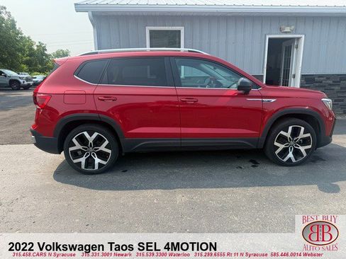 Used 2022 Volkswagen Taos SEL w/ Panoramic Sunroof Package AWD/4WD image 2