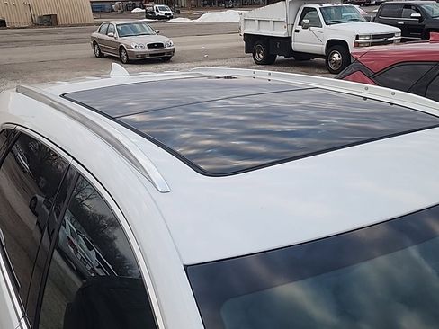 Used 2022 Cadillac XT5 Premium Luxury w/ Technology Package image 2