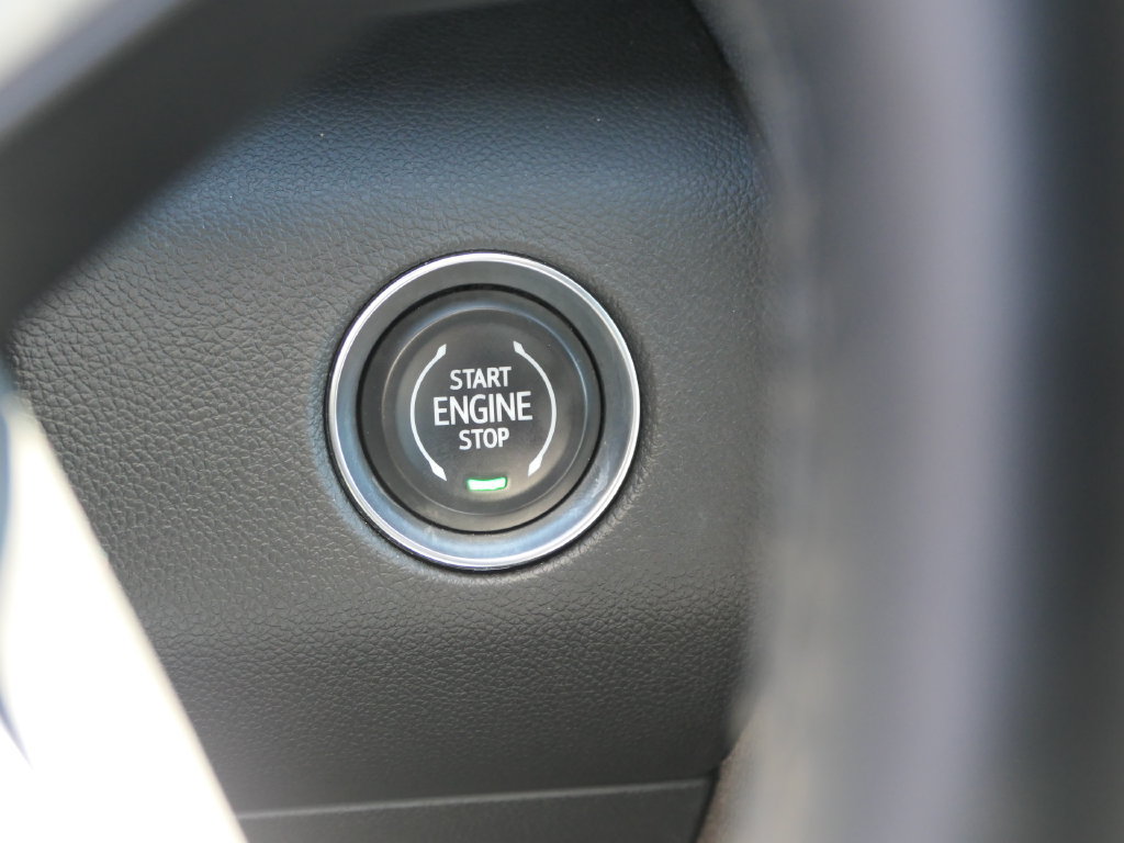Used 2026 GMC Acadia Elevation w/ Elevation Premium Package FWD image 17