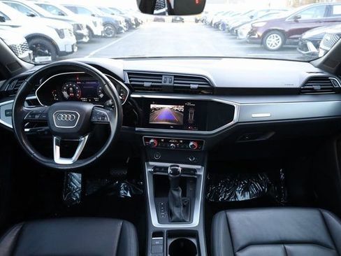 Used 2022 Audi Q3 2.0T Premium image 16