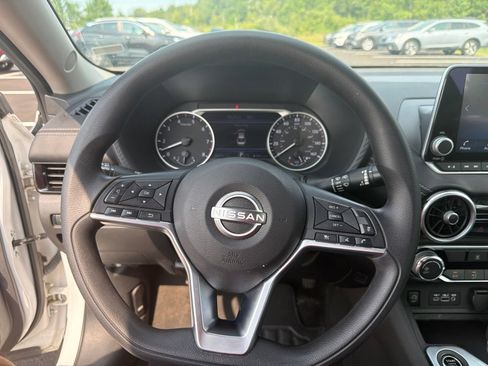 Used 2024 Nissan Sentra SV FWD image 14