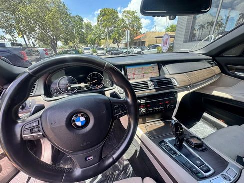 Used 2015 BMW 750i w/ M-Sport Package RWD image 17