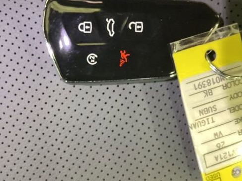 Used 2026 Volkswagen Tiguan SEL R-Line AWD/4WD image 25