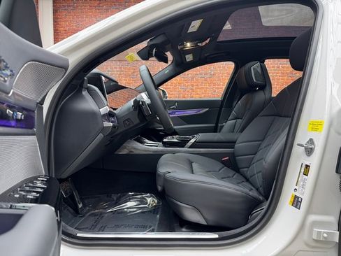Used 2025 BMW i7 xDrive60 image 22