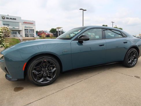 New 2027 Dodge Charger R/T AWD/4WD image 18