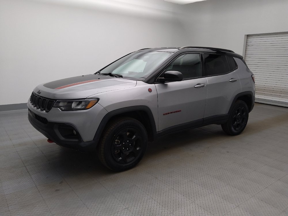 Used 2023 Jeep Compass Trailhawk AWD/4WD image 2