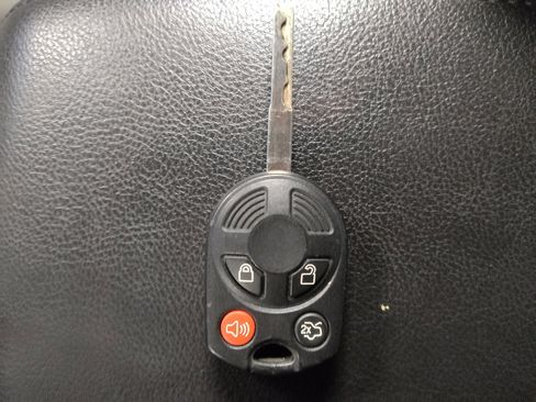 Used 2014 Ford Focus SE FWD image 32