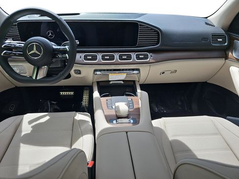 New 2026 Mercedes-Benz GLS 450 4MATIC image 9