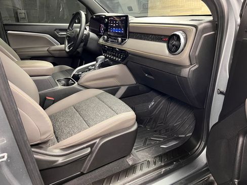 Used 2024 Chevrolet Colorado ZR2 w/ Technology Package AWD/4WD image 7