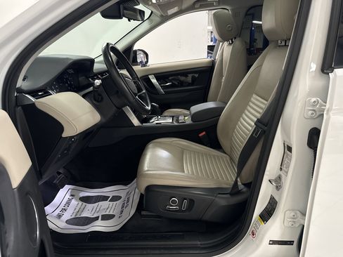 Used 2021 Land Rover Discovery Sport SE image 7