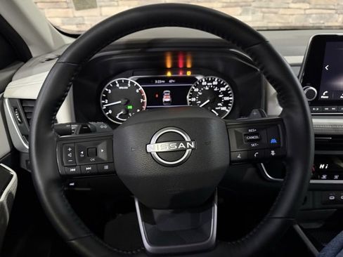 Certified 2025 Nissan Rogue SV image 14