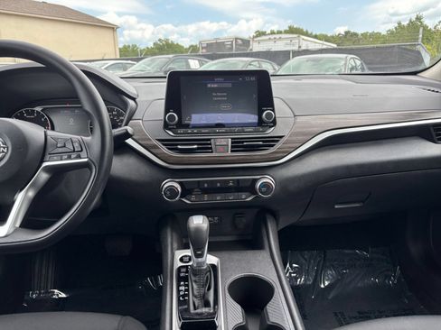 Used 2026 Nissan Altima 2.5 SV FWD image 17