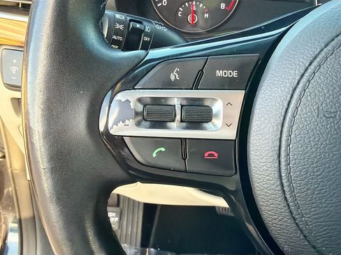 Used 2018 Kia Cadenza Premium image 34