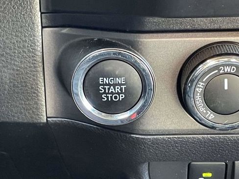 Used 2022 Toyota Tacoma TRD Sport w/ Technology Package image 28