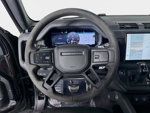 Used 2023 Land Rover Defender 90 V8 AWD/4WD image 12